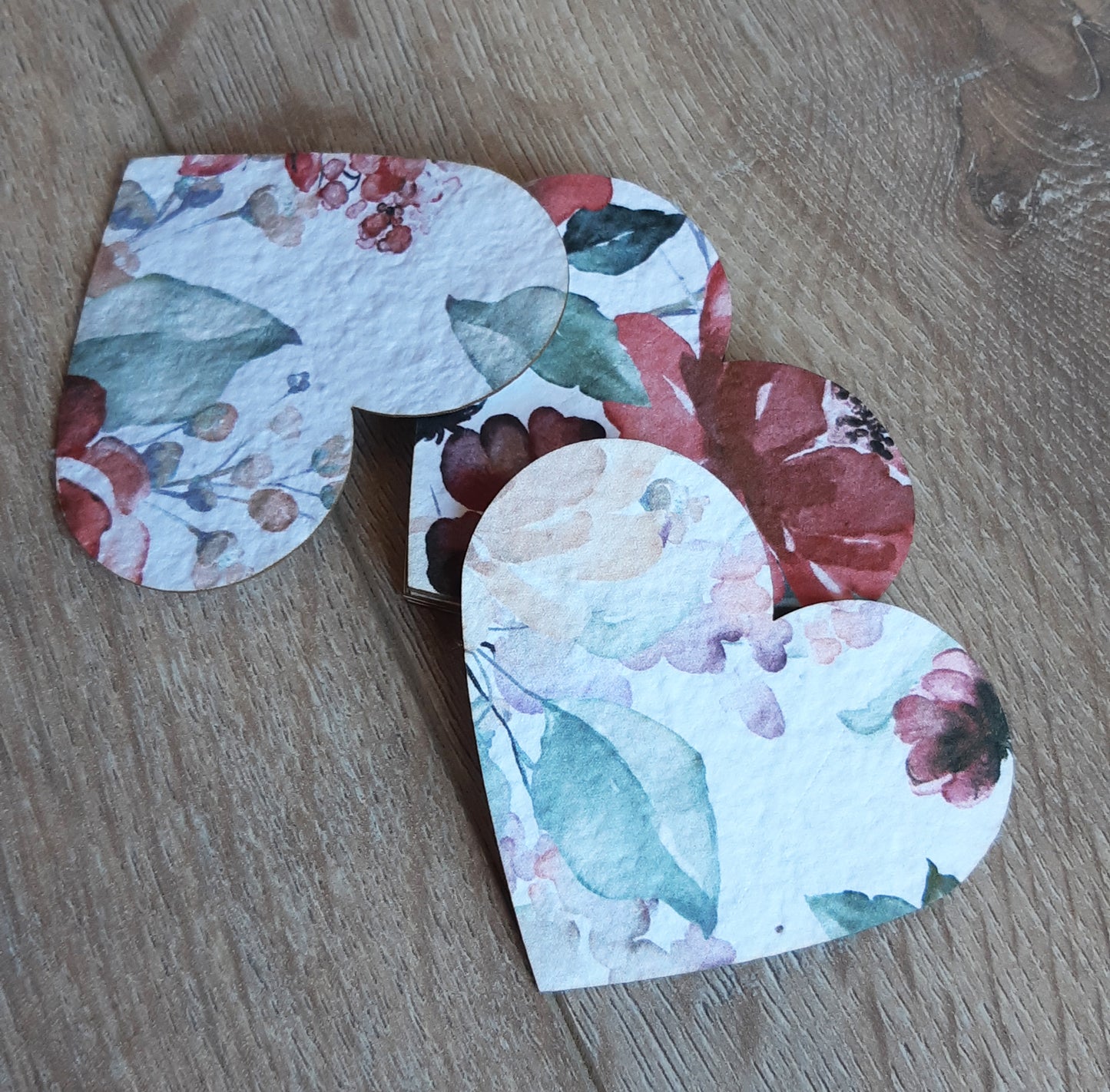 Coeur ensemencé à planter avec variantes florales